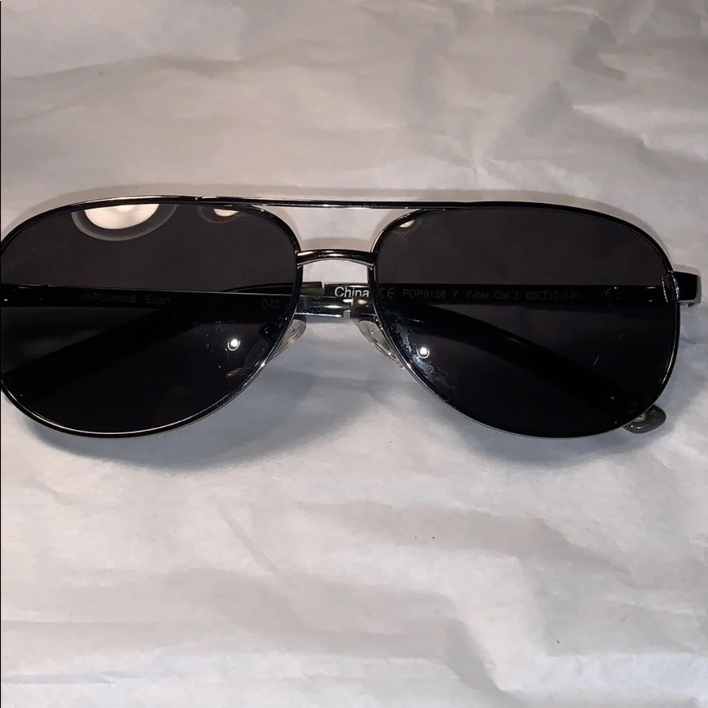 Polaroid Evan Polarized sunglasses 😎 preloved